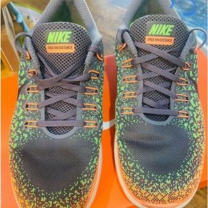 Men’s Nike running shoes. Size 11. Super comfortable.